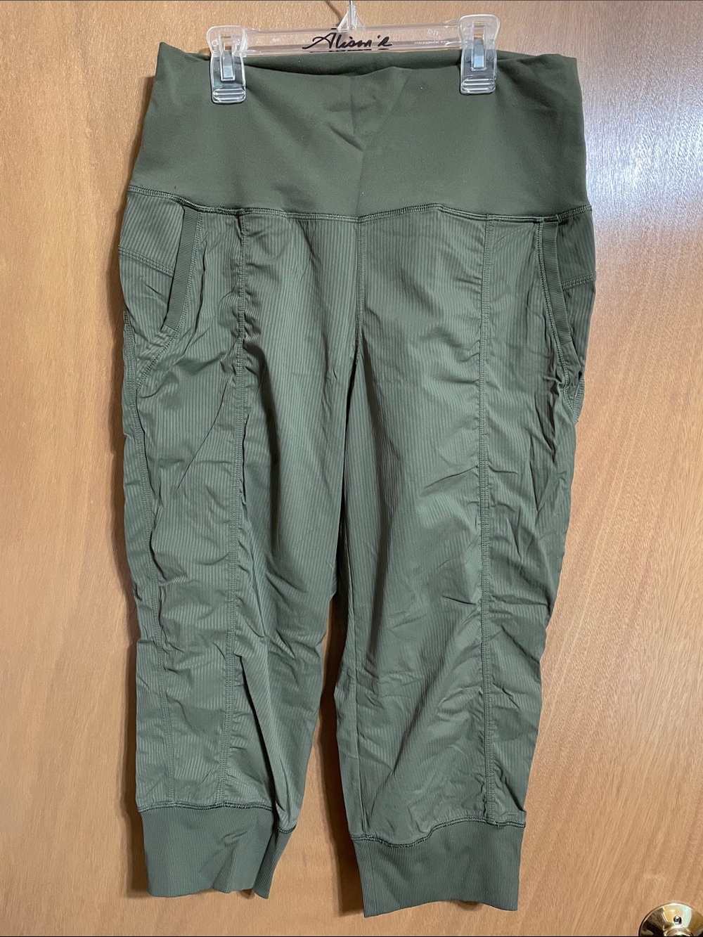 lululemon athletica Olive Green Capri Jogger Pants